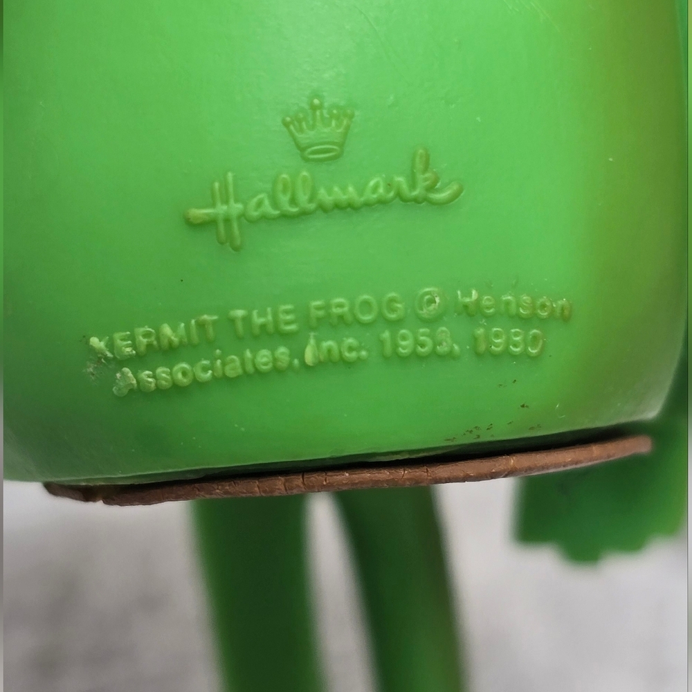 Vintage 1980 Hallmark Kermit the Frog Stocking Hanger Christmas Decor - Picture 7 of 8